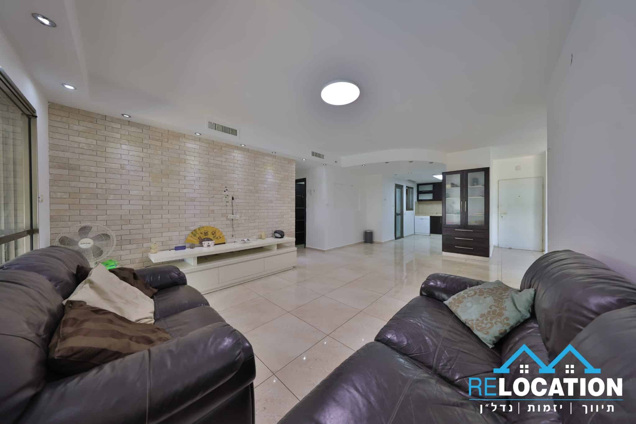 5 חדרים עם מרפסת